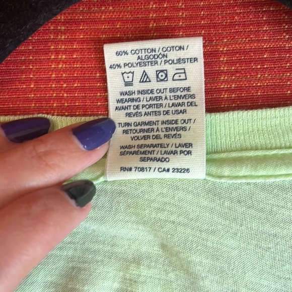 𝅺PINK Brand/V-Neck Tee - Size L - Picture 6 of 6